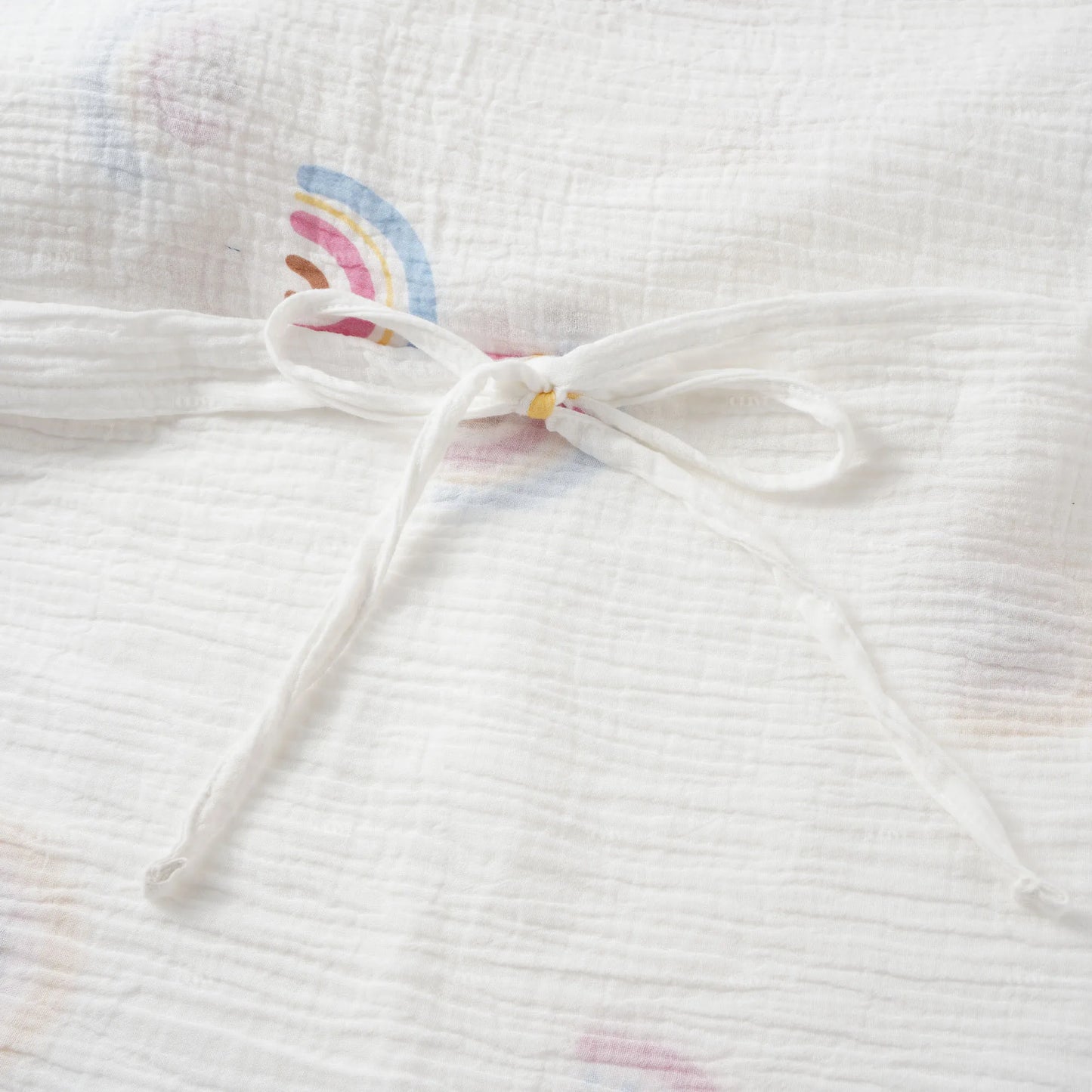 ciel-de-lit-cabane-blanc-mousseline-de-coton-attache