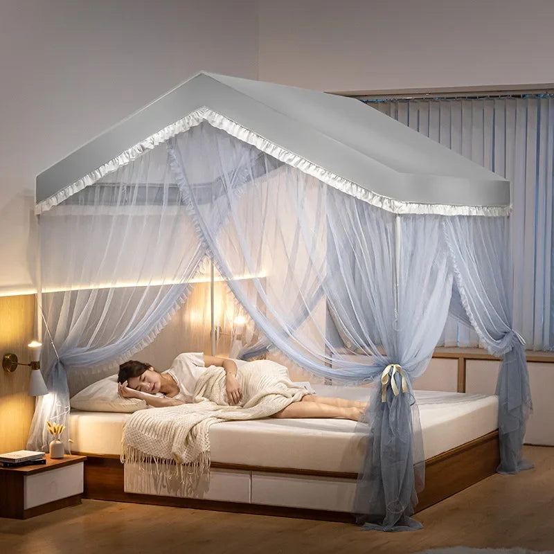 grand ciel de lit cabane gris fille couchee
