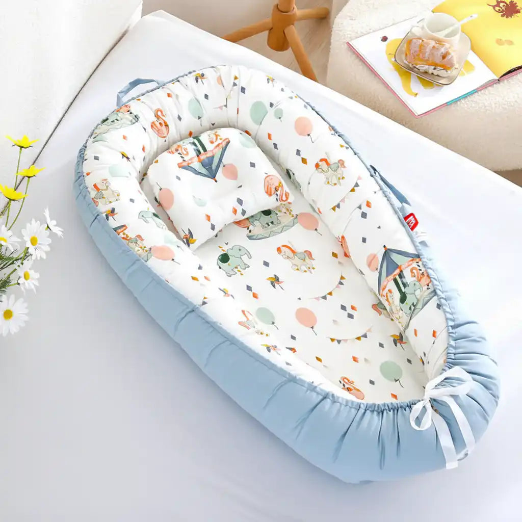 berceau bionique amovible cocon securise et evolutif pour bebe bleu clair