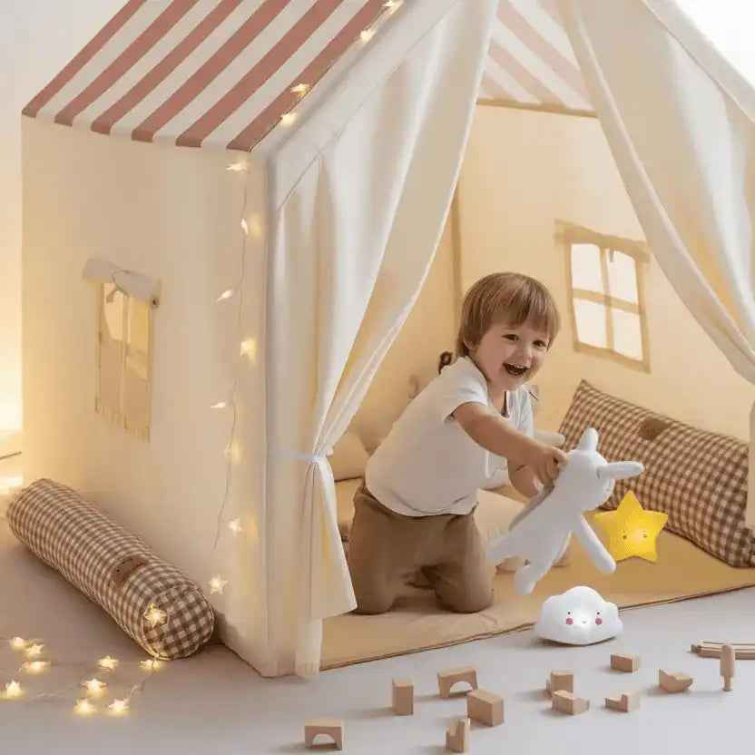tente enfant cyan avec tapis et décorations | MagicNest™