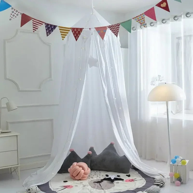 Le ciel de lit enfant blanc kidsdom sur lit
