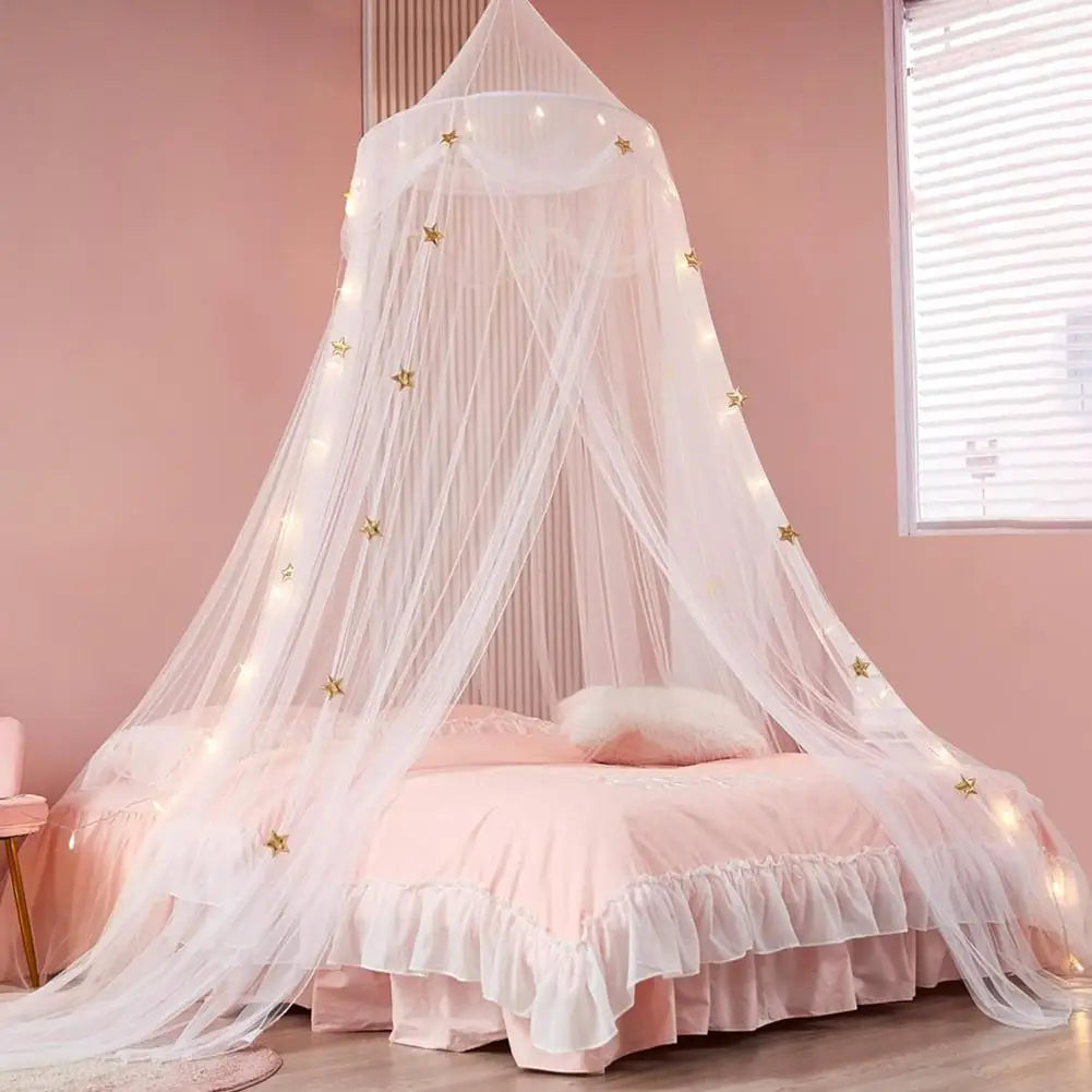 ciel de lit rose poudre BedSkyNet sur grand lit