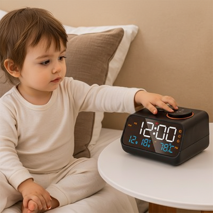Enfant avec radio réveil muealarme noir reglage facile
