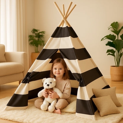 fillette devant son tipi enfant muetipy a bandes noir et blanc