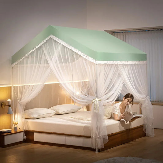 grand ciel de lit cabane vert