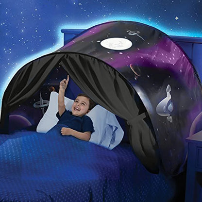 tente de lit enfant aventure spaciale sur lit garcon dreamtent
