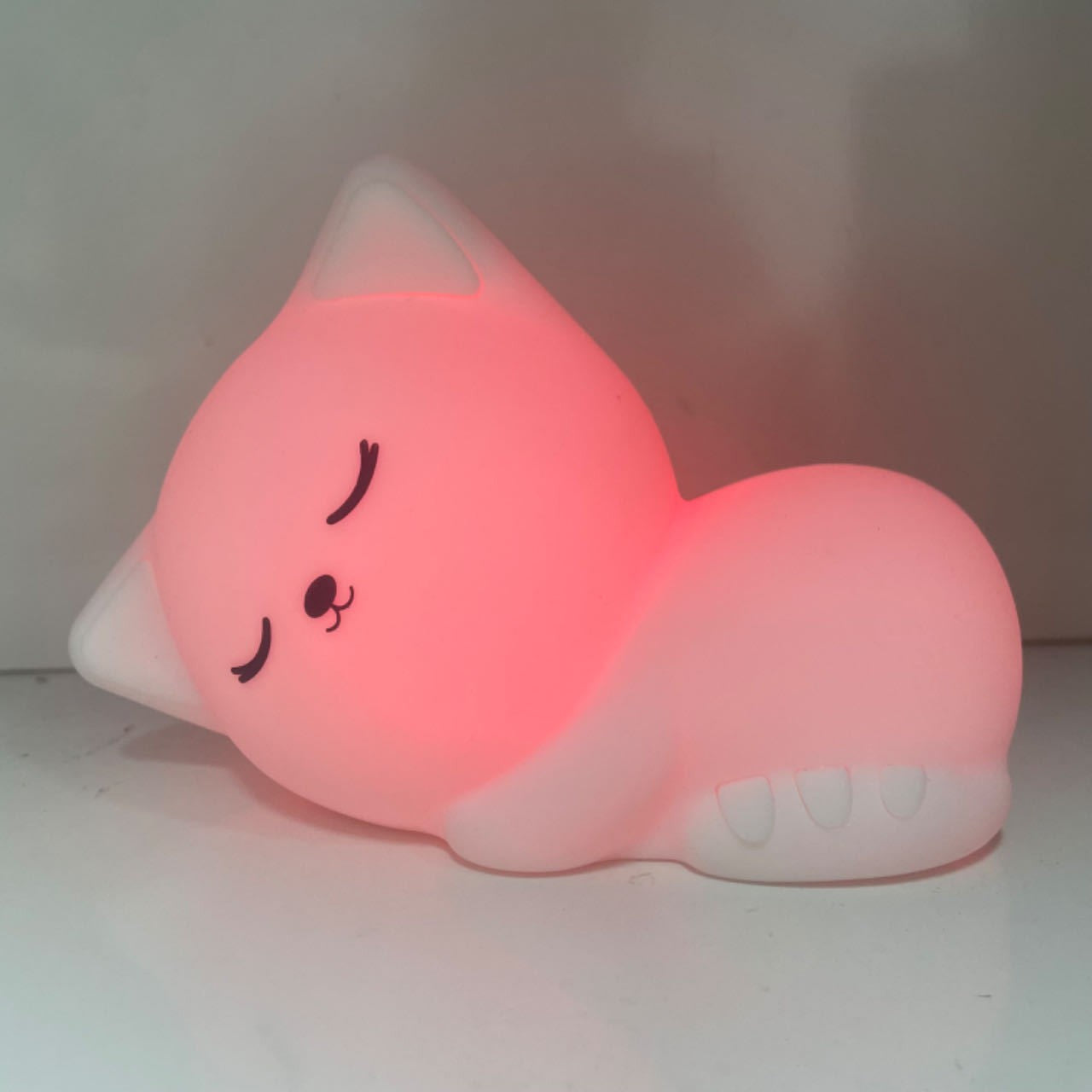 veilleuse chat chatdort oreilles balnches